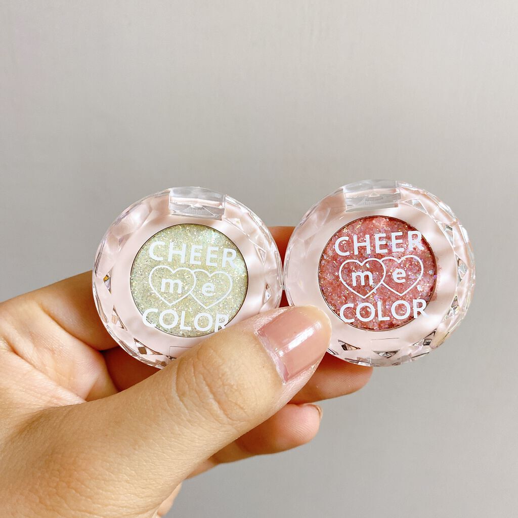 チアミーカラーグリッターアイシャドウ/セリア/グリッターを使ったクチコミ(1枚目)