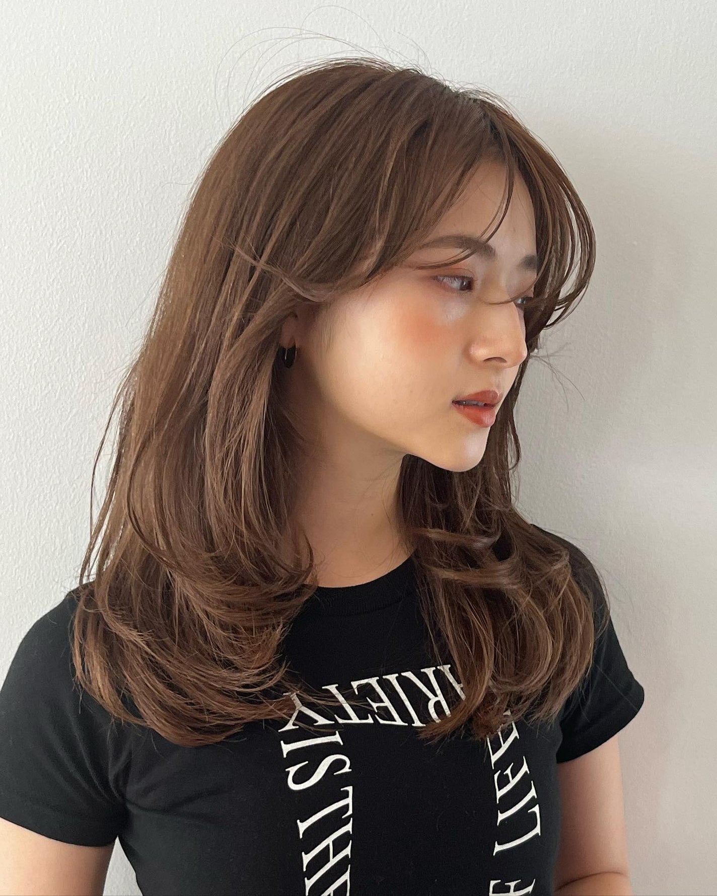 HARUNA on LIPS 「.風になびく素敵なレイヤーたっぷりカット✨✨✨✨..#レイヤー..」(3枚目)