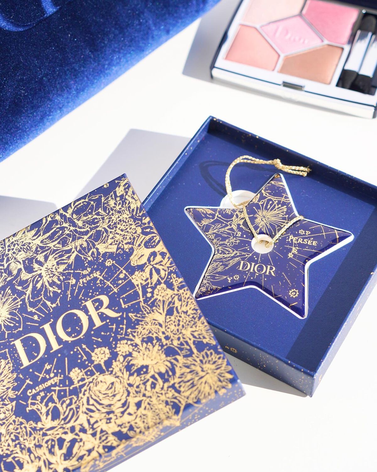 SUMOMO on LIPS 「𝐃𝐢𝐨𝐫𝐧𝐨𝐯𝐞𝐥𝐭𝐲🌌Diorの限定ノベルティーをご紹介しま..」(1枚目)