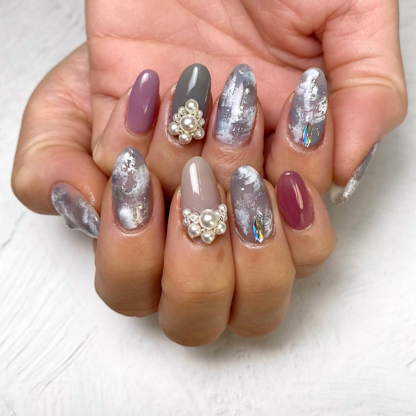 #ジェルネイル,#ニュアンスネイル,#インクネイル,#ジュエリーコレクションネイル,#クリアネイル,#大人ネイル,#くすみネイル,#クリアネイル,#アレルギーレスネイル,#トレンドネイル,#ジェリーネイル,#ストーンネイル,#冬ネイル,#パールネイル,#マイネイルのネイルデザイン