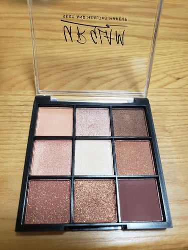 UR GLAM　BLOOMING EYE COLOR PALETTE/U R GLAM/パウダーアイシャドウを使ったクチコミ（1枚目）