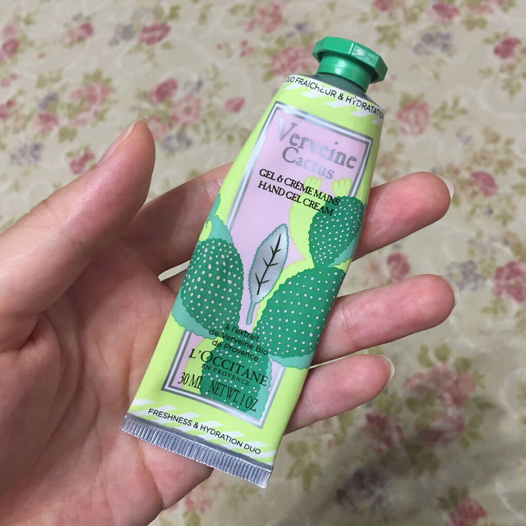 アクアカクタスヴァーベナ バイカラーハンドクリーム L Occitaneの口コミ 夏だけど アルコール消毒や頻繁な手洗いで乾 By み 普通肌 代後半 Lips