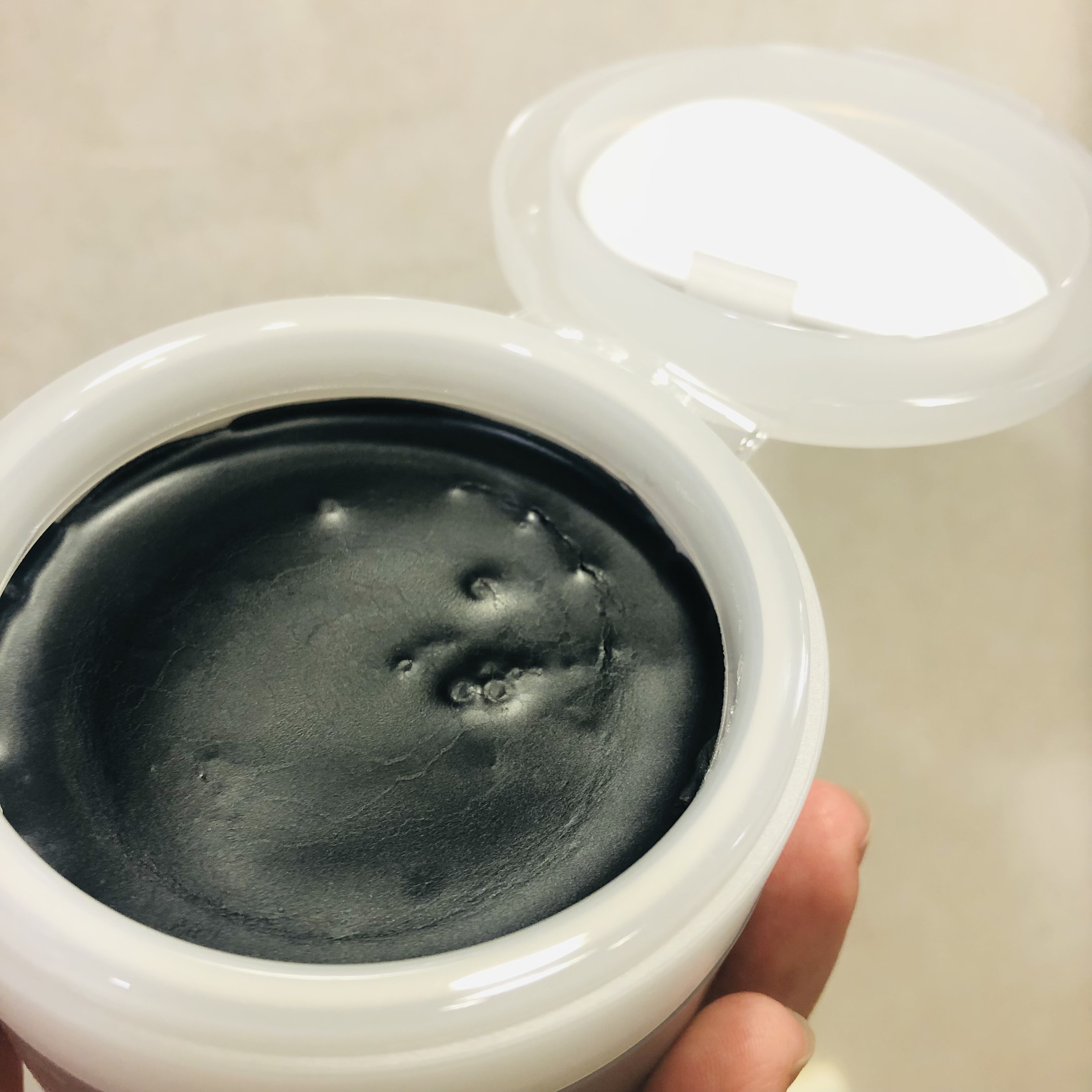 ドン・キホーテ 炭モイスチャークレンジングバームのクチコミ「✨炭モイスチャークレンジングバーム✨

クレンジング
洗顔
角質ケア
マッサージ
トリートメン.....」（2枚目）