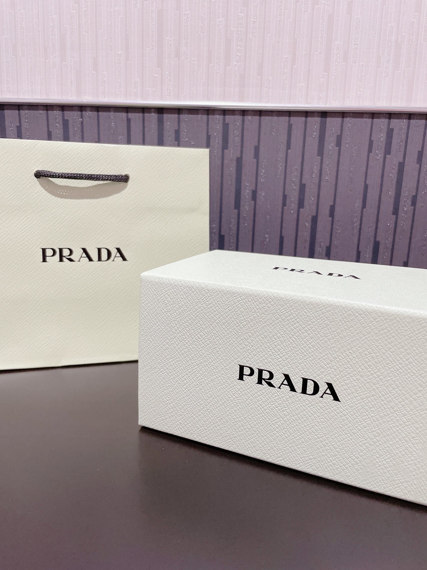 モノクローム ウェイトレス リップカラー(スムース ナイロン)/PRADA BEAUTY/口紅を使ったクチコミ(8枚目)