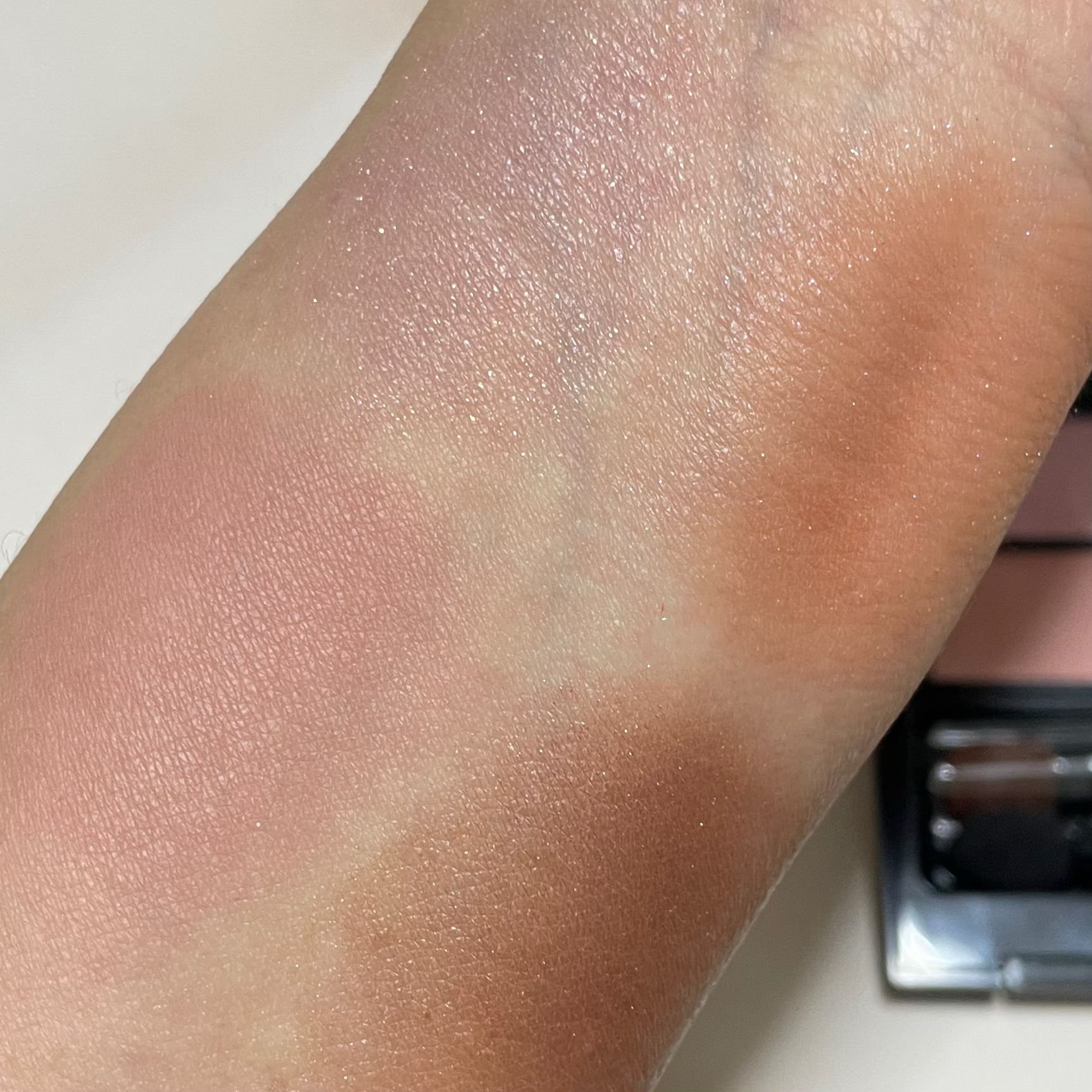 ミネラルクラッシィシャドー/エトヴォス/アイシャドウパレットを使ったクチコミ（3枚目）