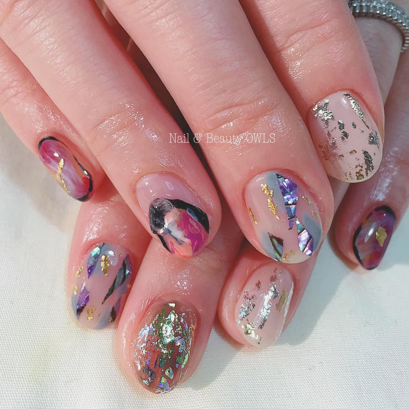 ぴよこれいと あうるす on LIPS 「🌀🔥✨#カラフルネイル#colorfulnails#ワンカラー..」(1枚目)