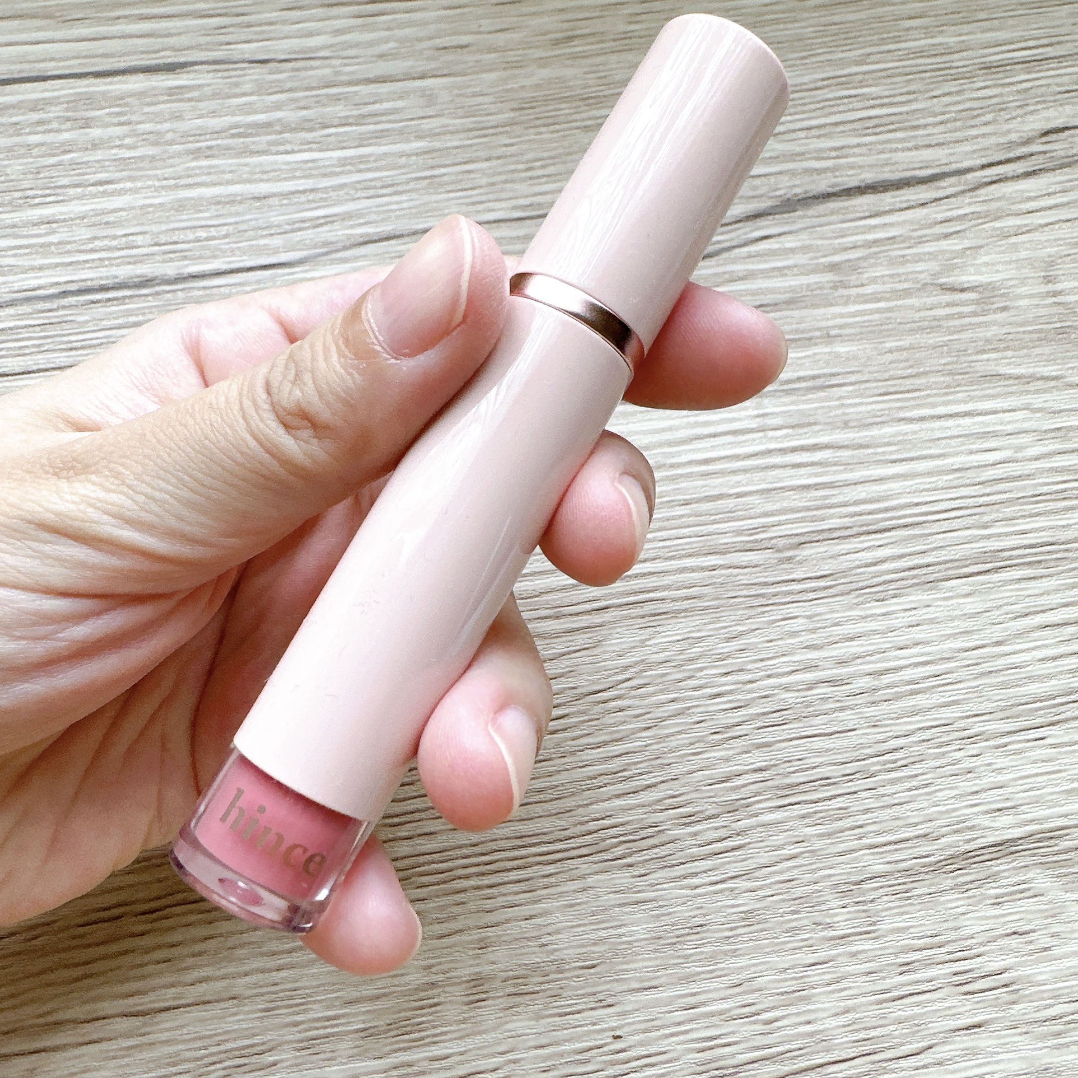 ムードインハンサーウォーターリキッドグロウ W011 ブラッシュド/hince/口紅を使ったクチコミ（1枚目）