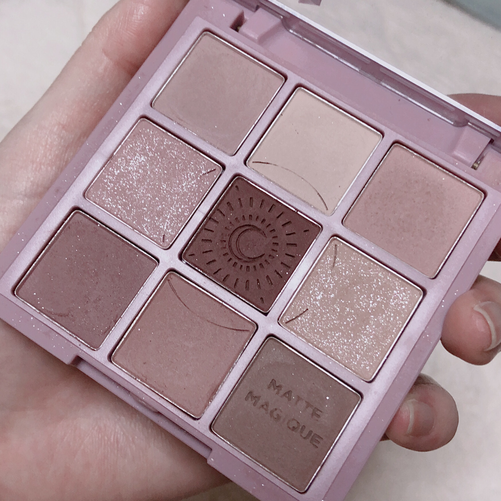 マイフェイブムードアイパレット 9カラー 02 ムーニー(MOONY)/HOLIKA HOLIKA/アイシャドウパレットを使ったクチコミ（3枚目）