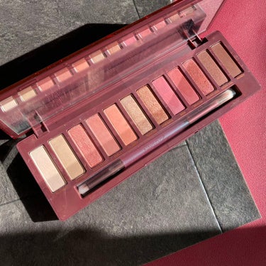 アーバンディケイ NAKED cherryのクチコミ「

URBAN DECAY / NAKED cherry

赤み好きにはたまらないパレットじゃ.....」（3枚目）