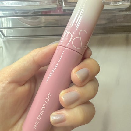 ジューシーラスティングティント 39 オッドグレープ(ODD GRAPE)/rom&nd/リップティントを使ったクチコミ(3枚目)