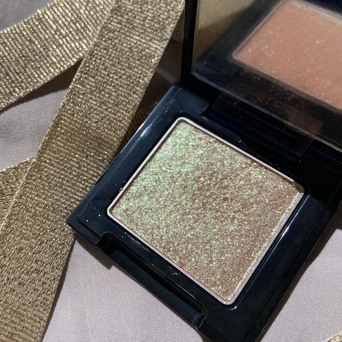 ラズル アイカラー/エレガンス ラズル /単色アイシャドウを使ったクチコミ（2枚目）