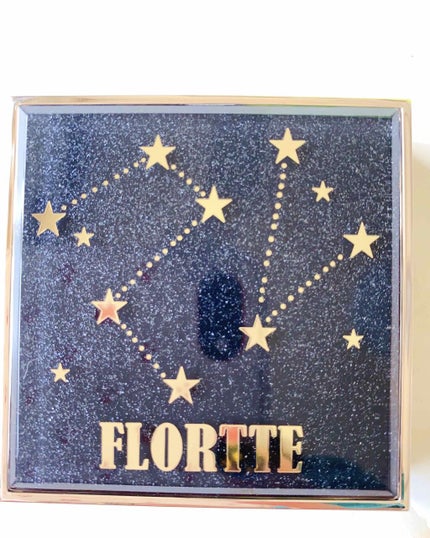 フロレット 星に願いシリーズ ブラッシュコンパクト/FLORTTE/単色アイシャドウを使ったクチコミ(3枚目)