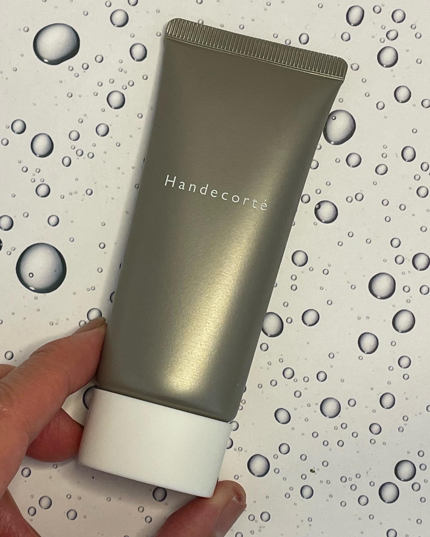 ハンデコルテ/キユートピア/ネック・デコルテケアを使ったクチコミ（2枚目）