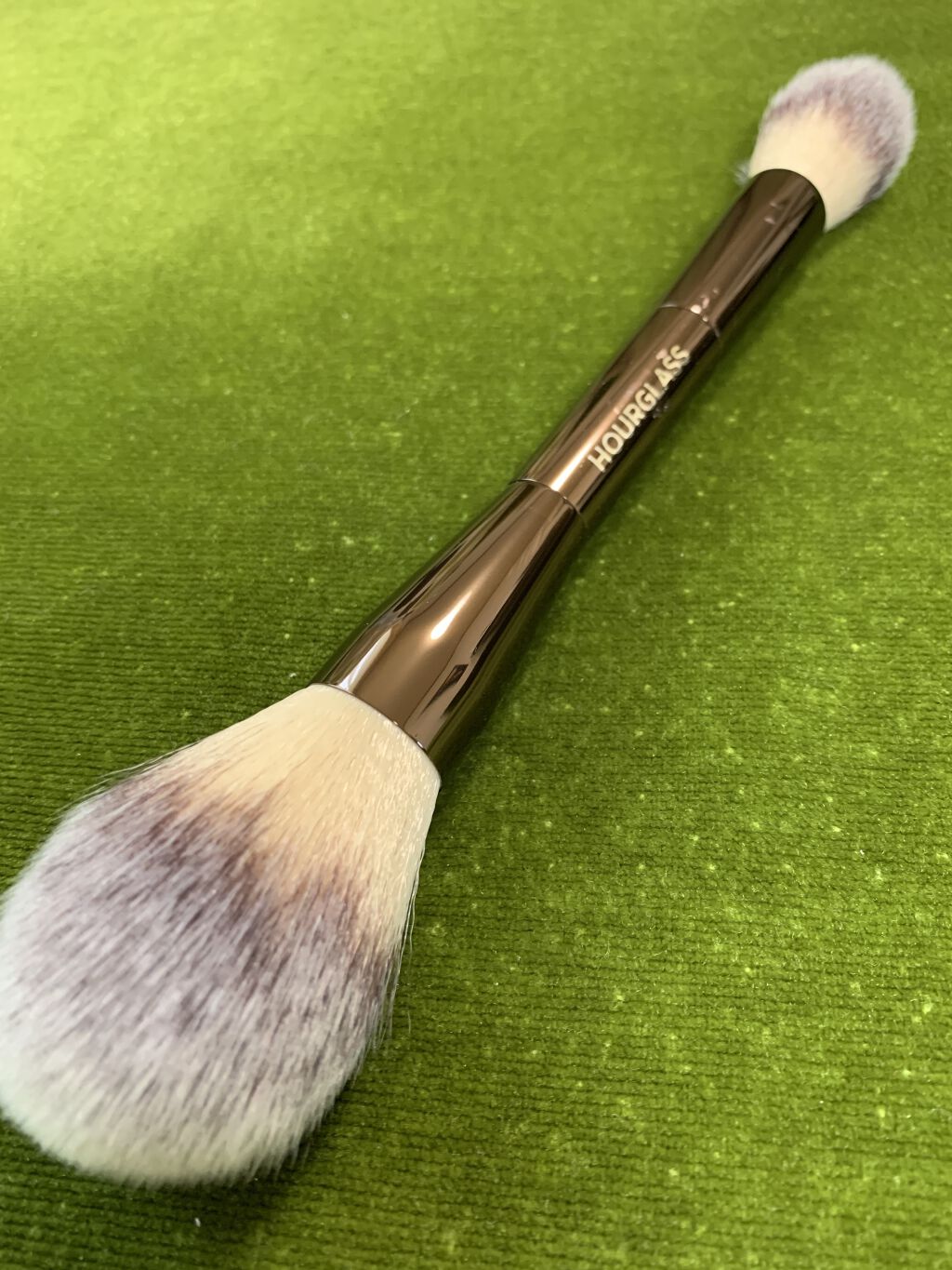 Veil Translucent Setting Powder Brush/HOURGLASS/メイクブラシを使ったクチコミ（1枚目）