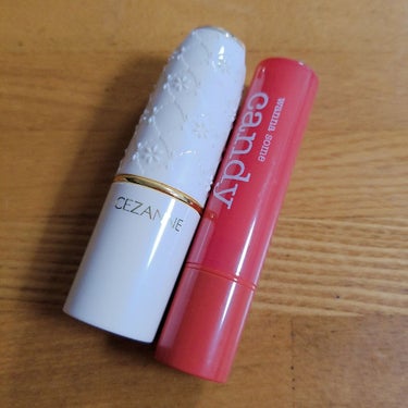 最近購入したプチプラリップ💄
左がセザンヌラスティングリップカラー102　
右がMISSHAキャンティティントバーム05？ベリー
どちらとも1000円以下の💄です。

3枚目の写真は上がMISSHA下が