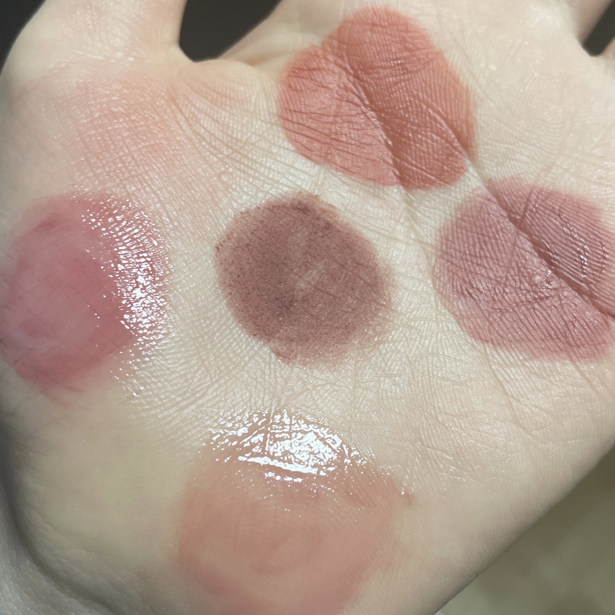 スーパーマットリップ＆チークマッド/INTO U/口紅を使ったクチコミ（2枚目）