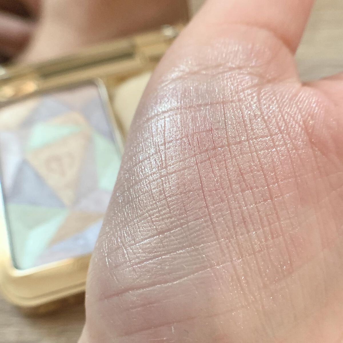 ル・レオスールデクラ /クレ・ド・ポー ボーテ/パウダーハイライトを使ったクチコミ(9枚目)