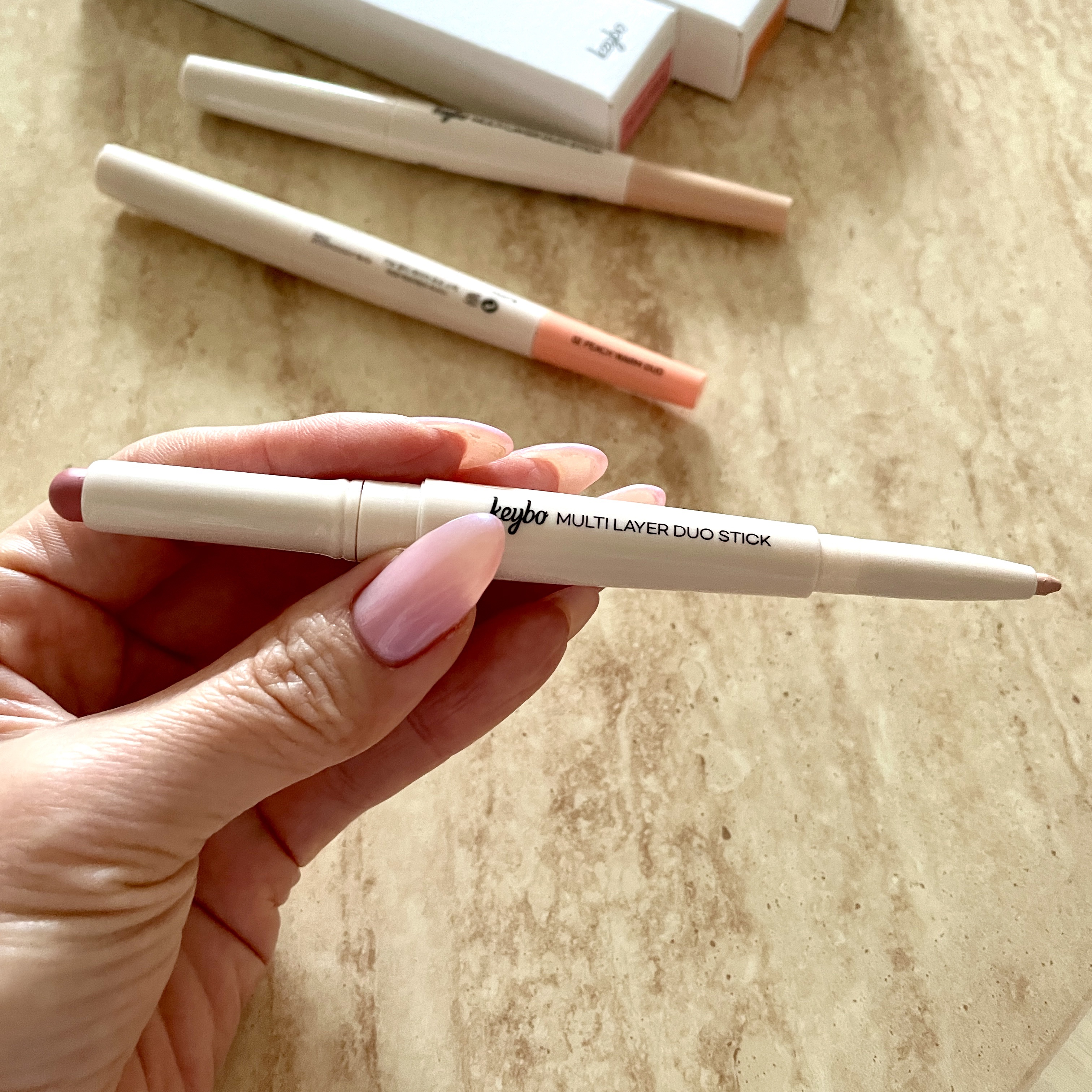 マルチレイヤーデュオスティック/keybo/リップライナーを使ったクチコミ（2枚目）