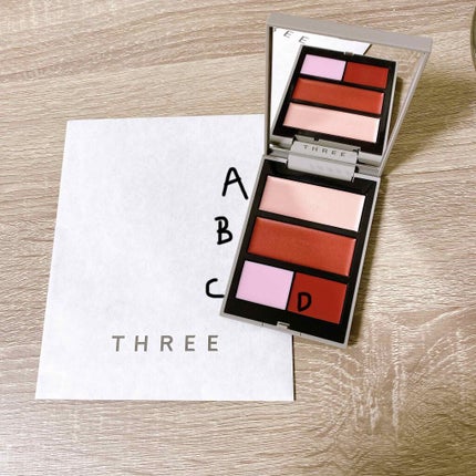 グローフリーダムパレットライジング/THREE/クリームハイライトを使ったクチコミ(3枚目)