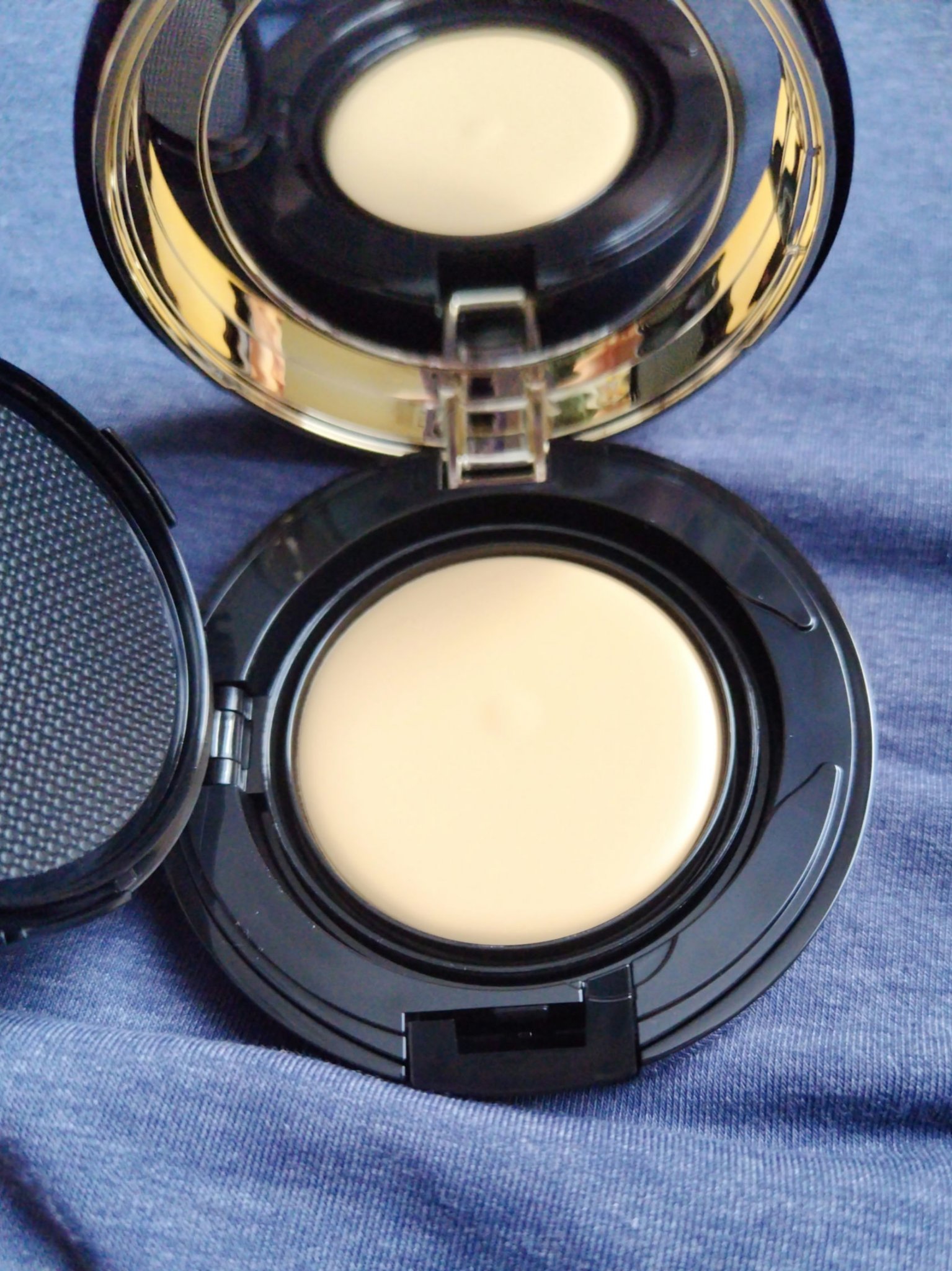 グロウ クリーム コンパクト 20 ミディアム/SUQQU/クリーム・エマルジョンファンデーションを使ったクチコミ（3枚目）