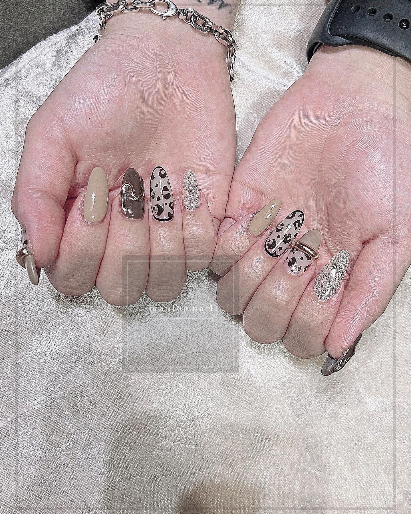 #フレンチネイル,#ネイル,#アートネイル,#パールネイル,#リングネイル,#フレンチネイル,#ブラックネイル,#ミラーフレンチネイル,#ミラーネイル,#手書きアートネイル,#ミラーアートネイル,#パーツネイル,#ヒョウ柄ネイル,#レオパード柄ネイル,#秋ネイル,#天王寺ネイル,#アニマルネイルのネイルデザイン