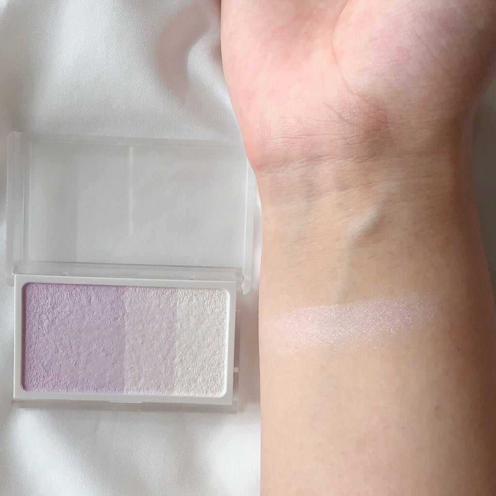 かみん。 on LIPS 「こんにちは!かみん。です☺️自分のpcがブルベ夏ということが分..」(2枚目)