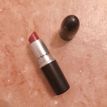  本当にだいすきな色

( レトロ )



これつけるだけでお洒落な顔になれる 💄

ほんとうにだいすきです
ポンポンとつけると控えめにかわいく
ちゃんと塗るとぐっとお洒落に ☺︎


でも、マットリ