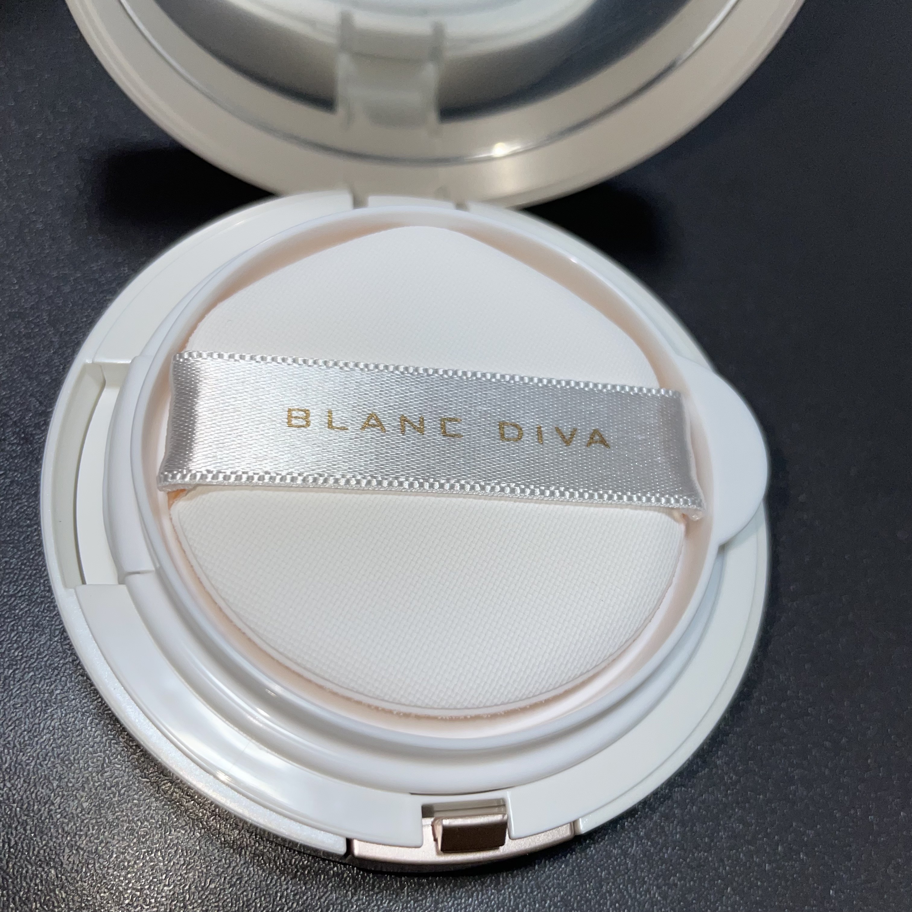 GLEAM COVERAGE CUSHION/BLANC DIVA/クッションファンデーションを使ったクチコミ（2枚目）