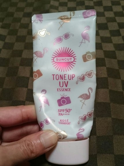 トーンアップUV エッセンス ピンクフラミンゴ/サンカット®/日焼け止めローションを使ったクチコミ(1枚目)