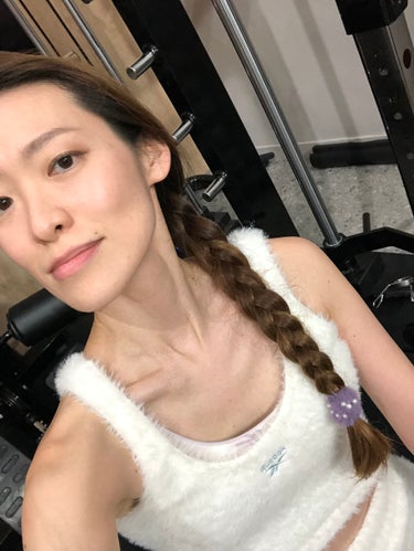 chicca 特殊メイクさんの偏愛美容 on LIPS 「#トレーニング納めはReebokのモコモコウェア🤍今年は『体質..」（1枚目）