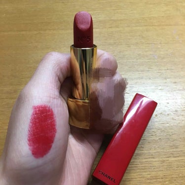 ルージュ アリュール ヴェルヴェット＜特別限定品＞/CHANEL/口紅を使ったクチコミ（2枚目）