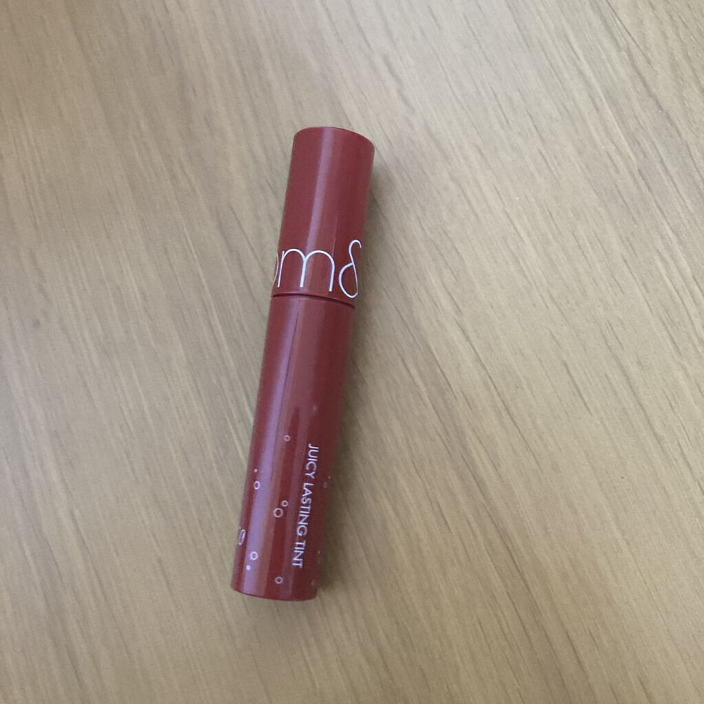 ジューシーラスティングティント/rom&nd/リップティントを使ったクチコミ（2枚目）