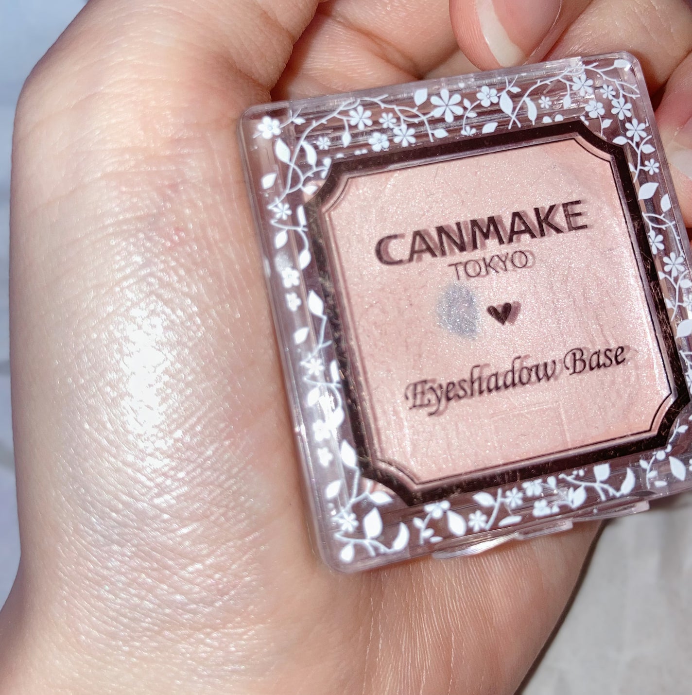 アイシャドウベース/キャンメイク/アイシャドウベースを使ったクチコミ(2枚目)