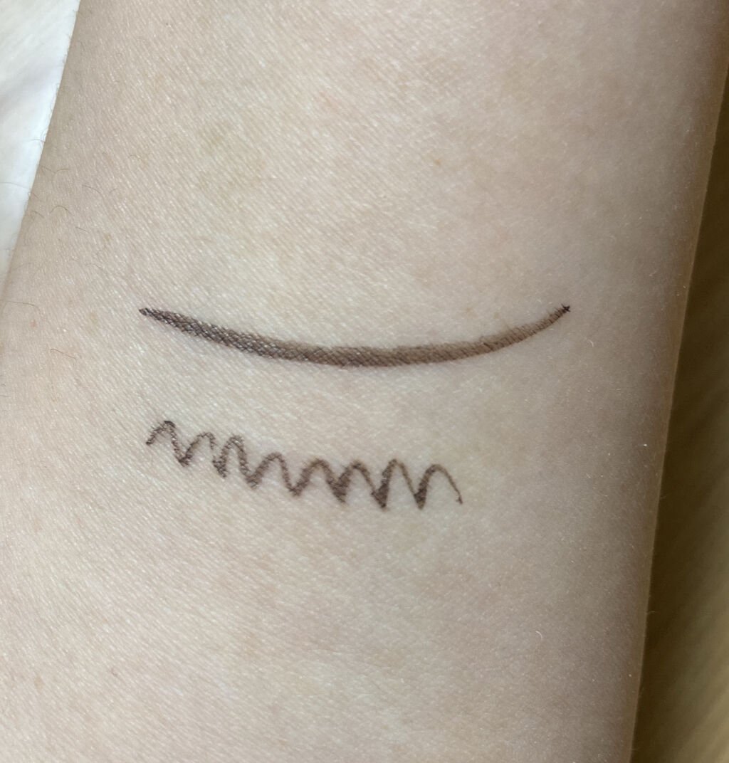 スキルレスライナー/LUMIURGLAS/リキッドアイライナーを使ったクチコミ（2枚目）