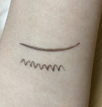 スキルレスライナー/LUMIURGLAS/リキッドアイライナーを使ったクチコミ(2枚目)