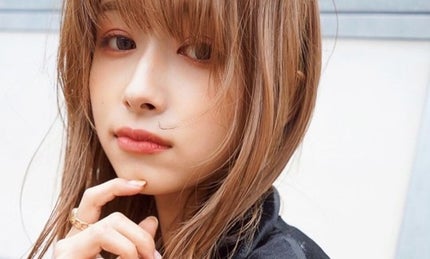 コーラルオレンジが似合う人の特徴は?リップ・ネイル・髪色のおすすめを紹介