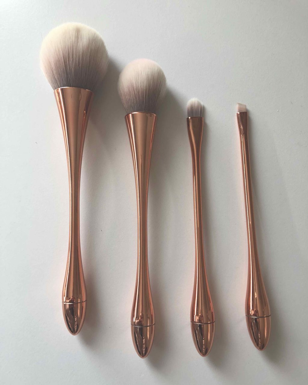 (♡) on LIPS 「商品名忘れちゃったけどいつもメイクする時に使ってるブラシです₍..」(1枚目)