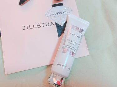 ジルスチュアート ハンドクリーム ホワイトフローラル/JILL STUART/ハンドクリームを使ったクチコミ（3枚目）