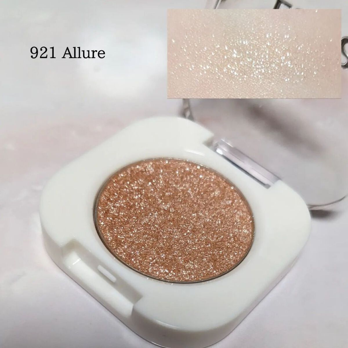 モノアイシャドウ/Laka/単色アイシャドウを使ったクチコミ（2枚目）