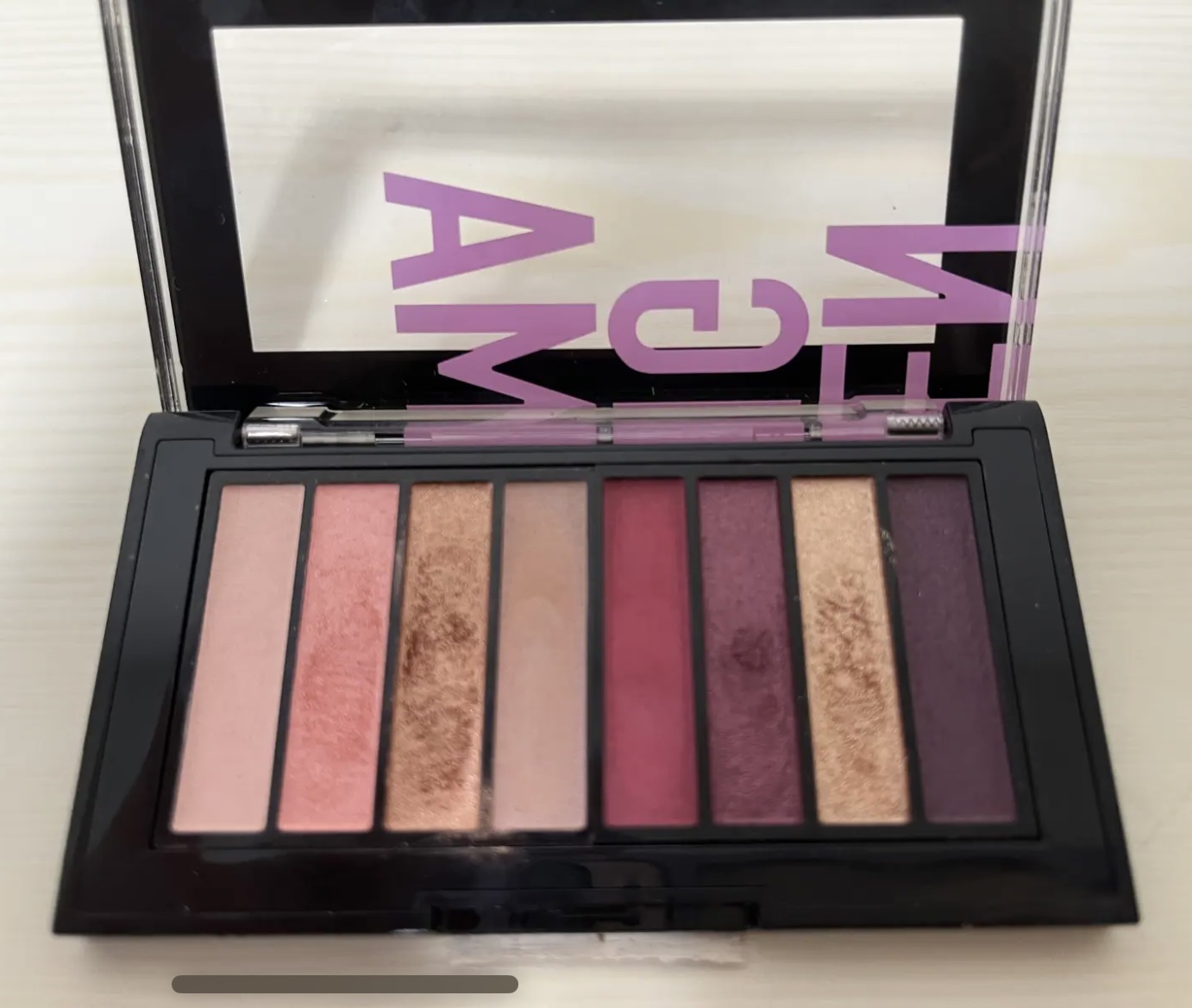 カラーステイ ルックス ブック パレット 920 エニグマ/REVLON/アイシャドウパレットを使ったクチコミ（1枚目）