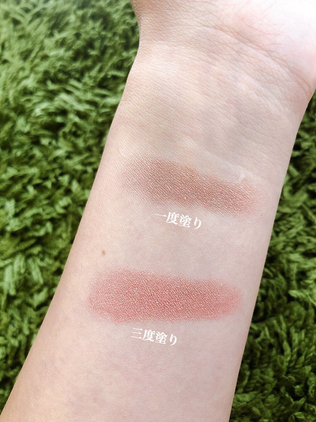 スモール アイシャドウ エクスペンシブ ピンク/M・A・C/単色アイシャドウを使ったクチコミ（2枚目）