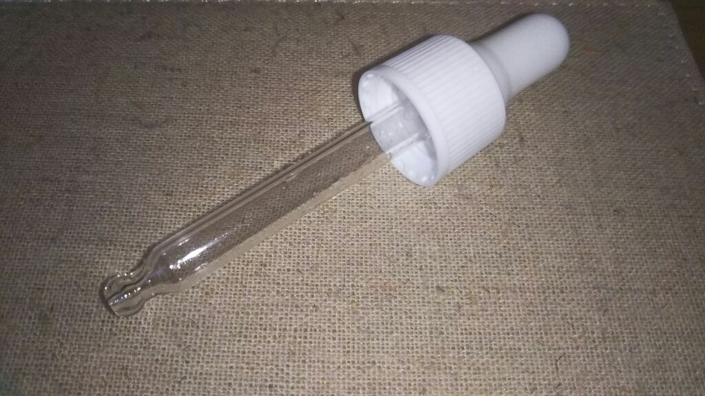  D濃密美容液 ヒアルロン酸/DAISO/美容液を使ったクチコミ（2枚目）