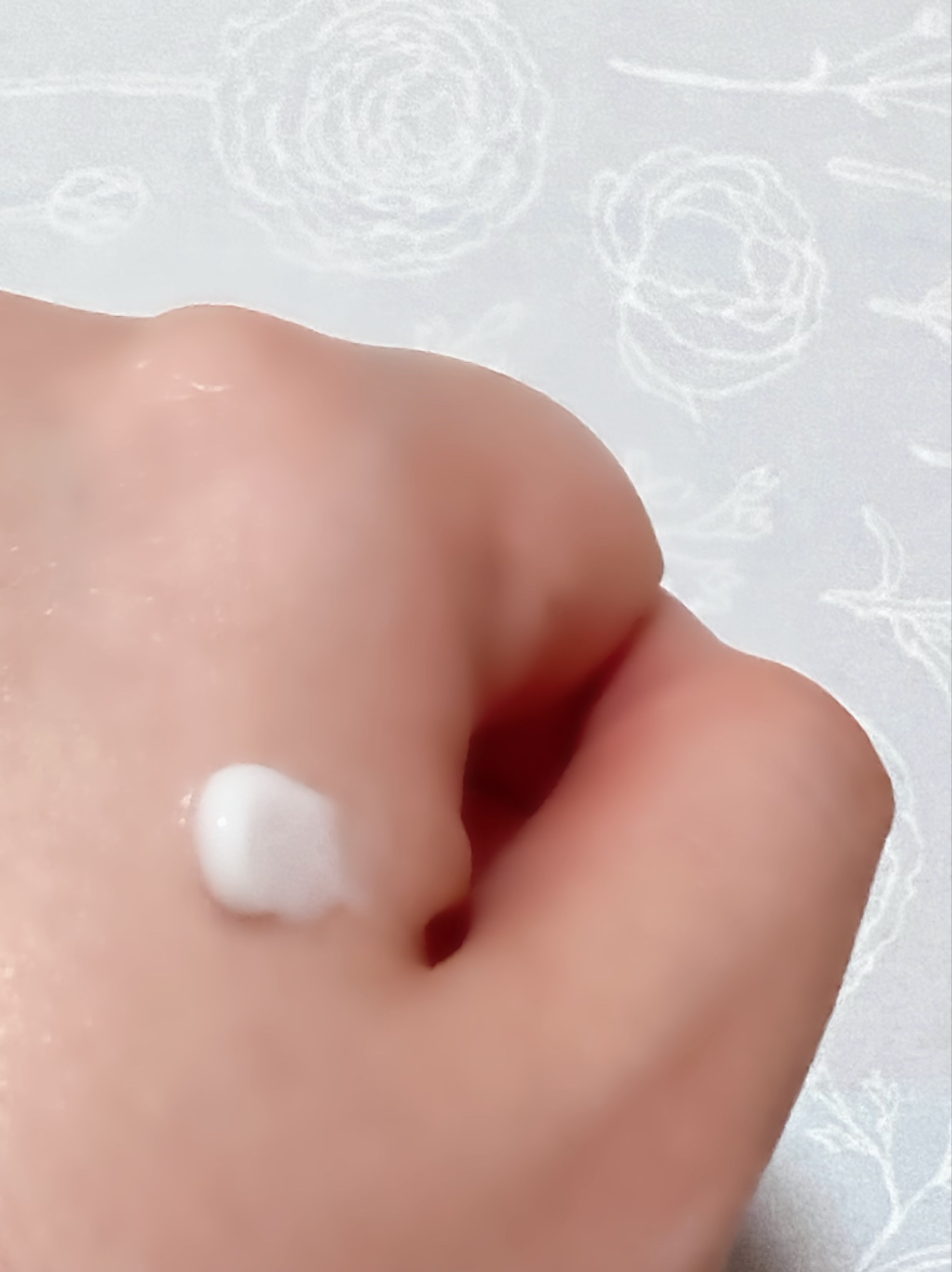 尿素10%クリーム チューブタイプ 60g/ハンド・尿素シリーズ/ハンドクリームを使ったクチコミ（2枚目）