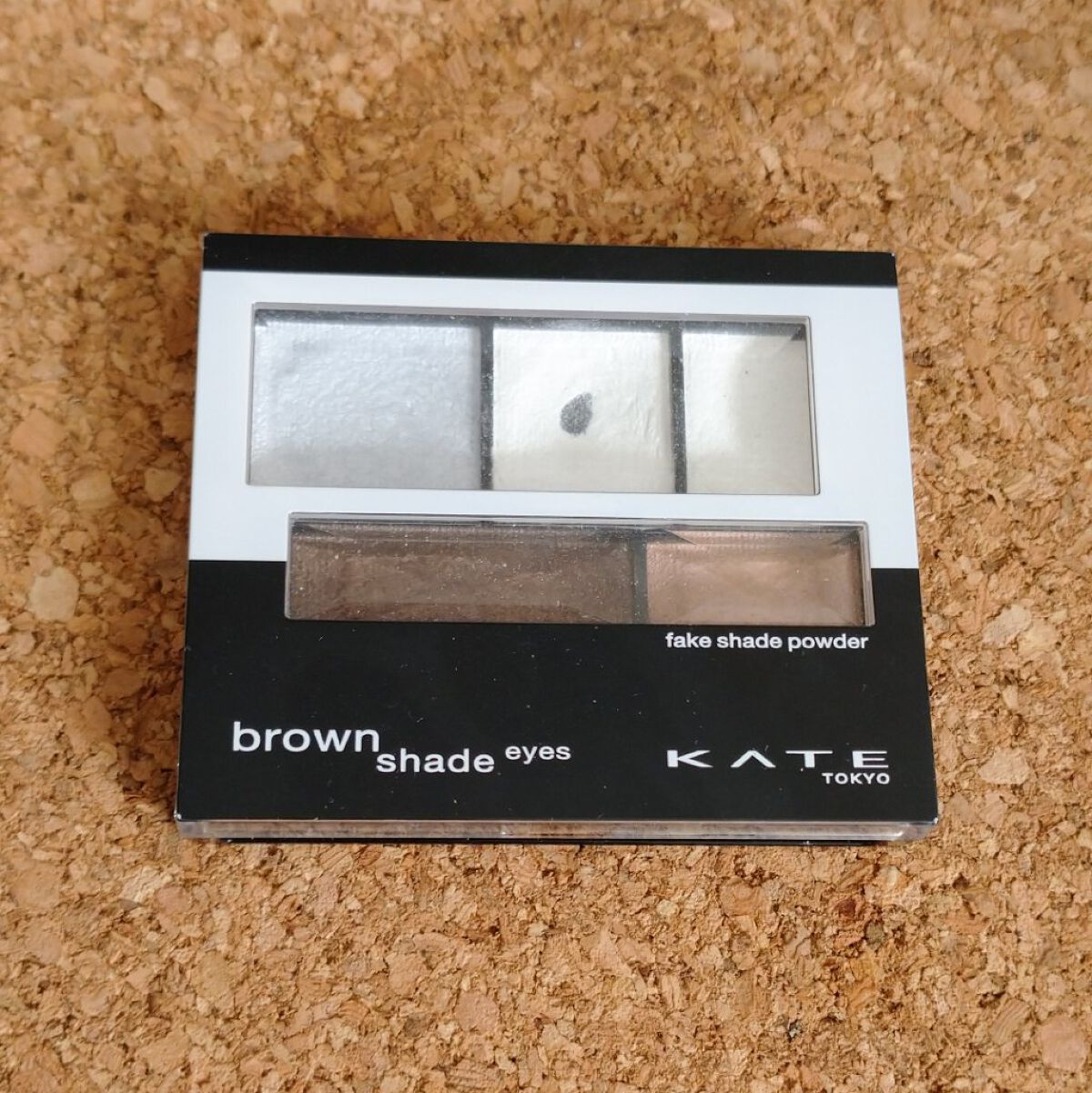 ブラウンシェードアイズN WT-2クリアホワイト/KATE/アイシャドウパレットを使ったクチコミ（2枚目）