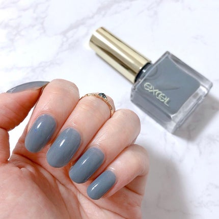 くすみブルーネイルはさわやかで上品!おすすめデザイン&ネイルポリッシュ紹介【プチプラ・デパコス】