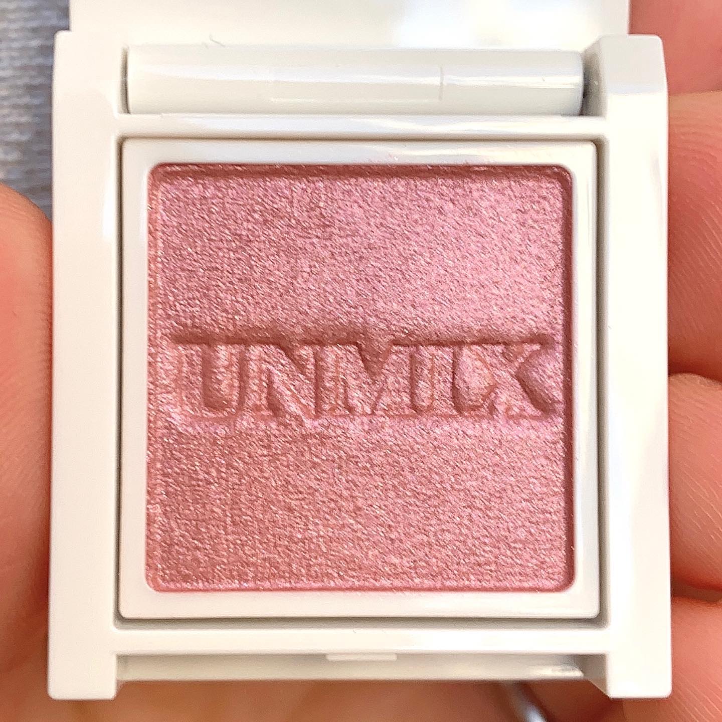 アイリッドニュアンス 03 ストロベリーベージュ/UNMIX/単色アイシャドウを使ったクチコミ（2枚目）