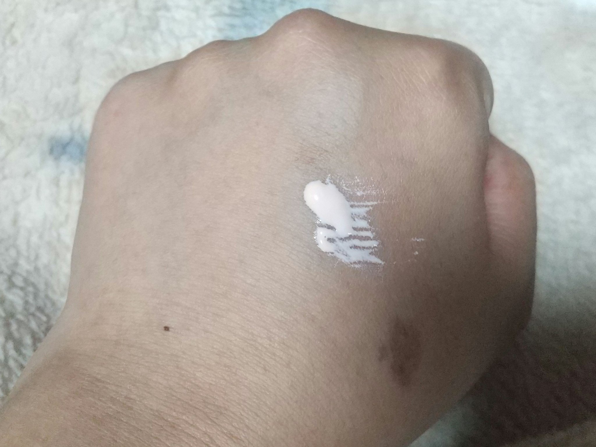 ウォータフルトーンアップサンクリーム/ダルバ/日焼け止めクリームを使ったクチコミ（3枚目）