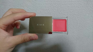 RMK クールジェル ハイドレーティング フェイスプライマーのクチコミ「RMK  マルチペイントカラーズ02  フェアリーレッドです。
2枚目:紙につけたもの
3枚目.....」（1枚目）