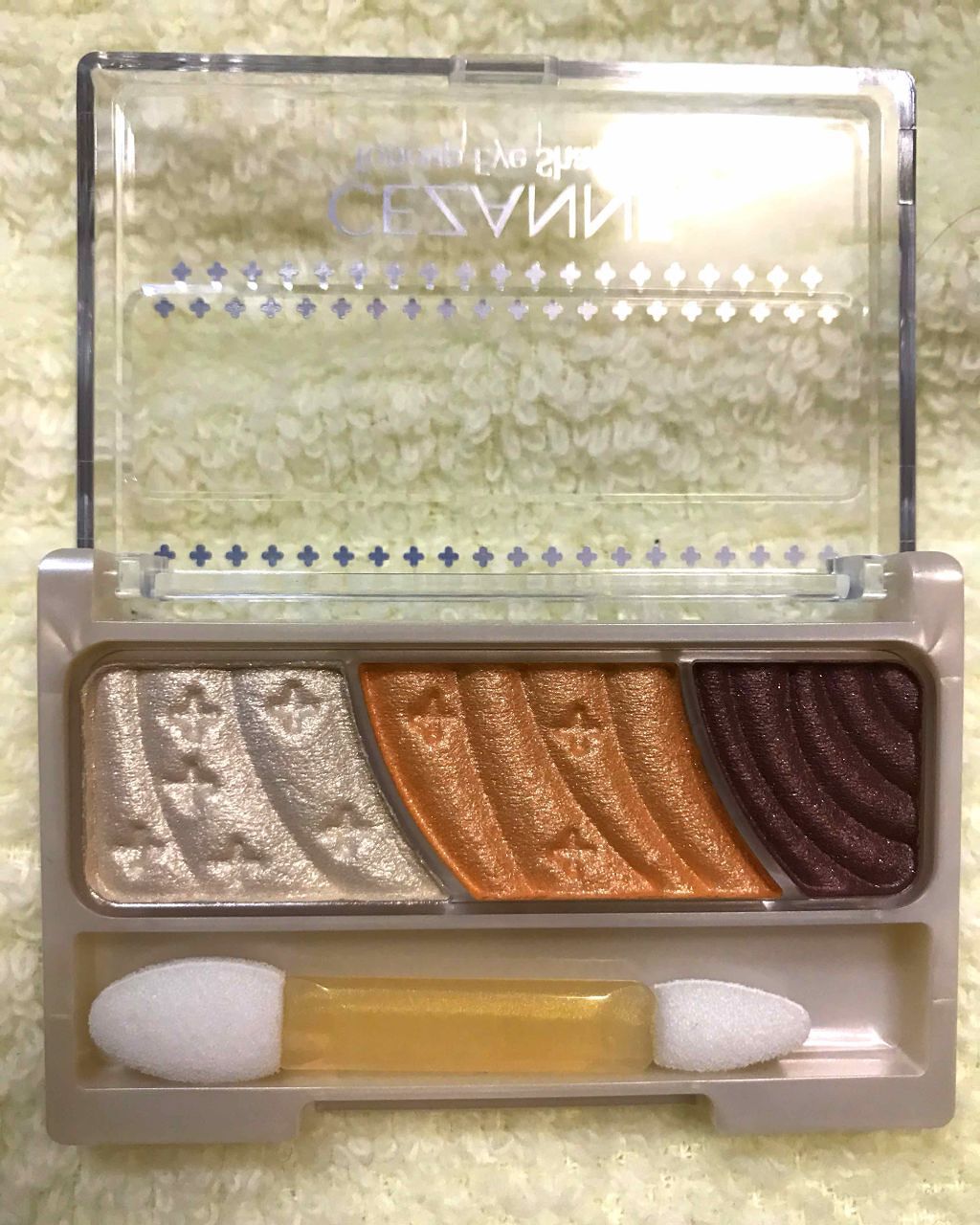 トーンアップアイシャドウ/CEZANNE/アイシャドウパレットを使ったクチコミ（2枚目）