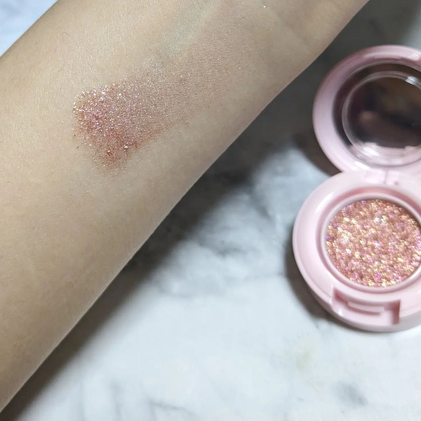 LIKE A SHADOW/BLESSED MOON/ジェル・クリームアイシャドウを使ったクチコミ(5枚目)